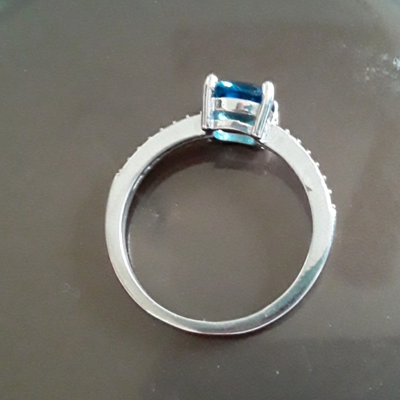 Ring - Picture 2 of 3